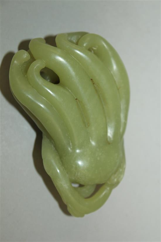 A Chinese yellow jade carving of a finger citron, 8cm